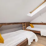 Klimatyzowany Z Dwiema Sypialniami W Centrum Krakowa Blisko Rynku I Parku By Renters Lägenhet