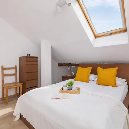 شقة Klimatyzowany Z Dwiema Sypialniami W Centrum Krakowa Blisko Rynku I Parku By Renters *