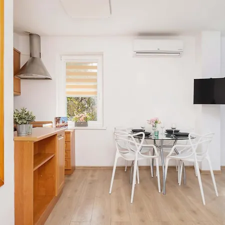 Klimatyzowany Z Dwiema Sypialniami W Centrum Krakowa Blisko Rynku I Parku By Renters كراكوفيا